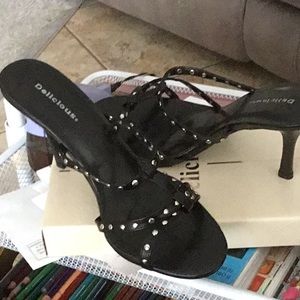 DELICIOUS HEELS